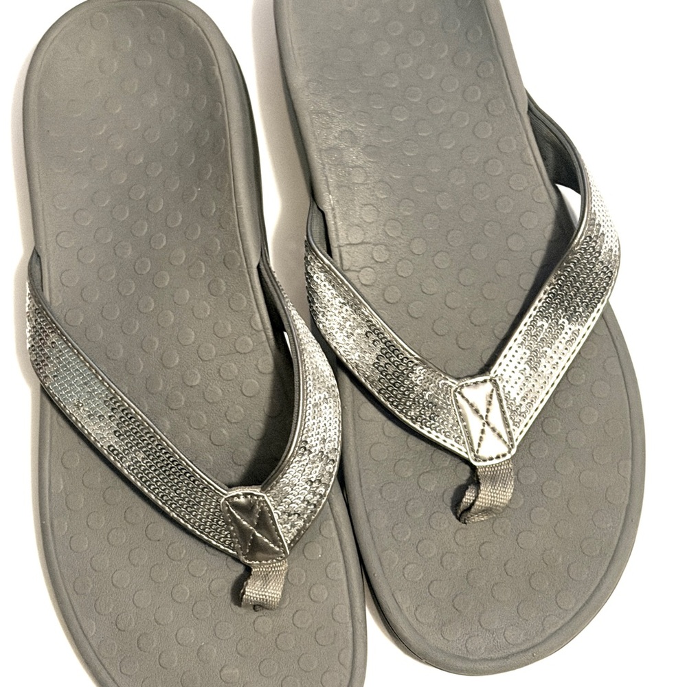 Vionic Metallic Gray/Silver Flip Flop Sandals